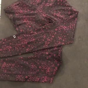 Gap fit yoga pants size small 💙